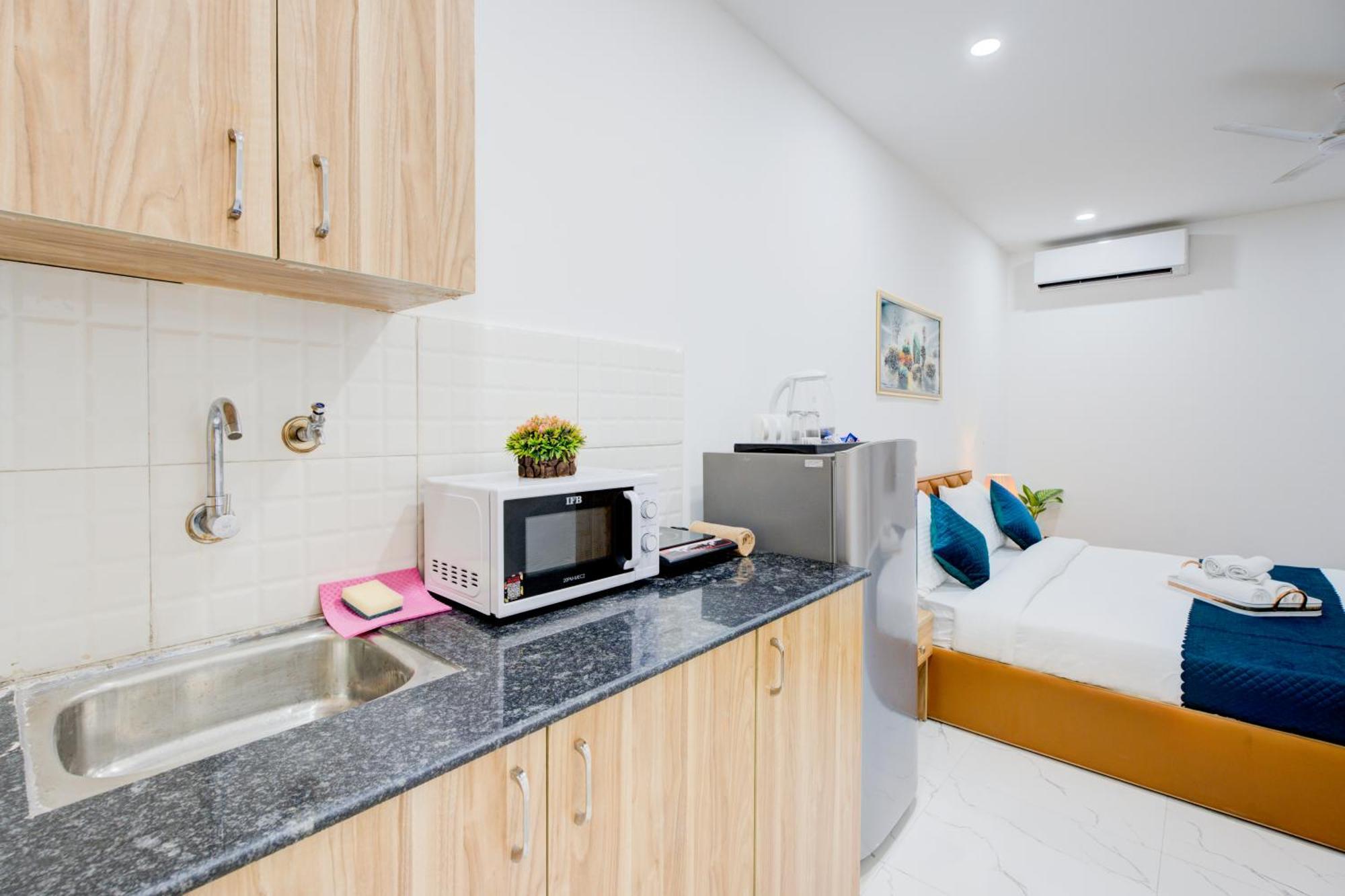 The Lodgers Studio Apartment Infront Of Artemis Hospital Gurugram Gurgaon Exterior foto