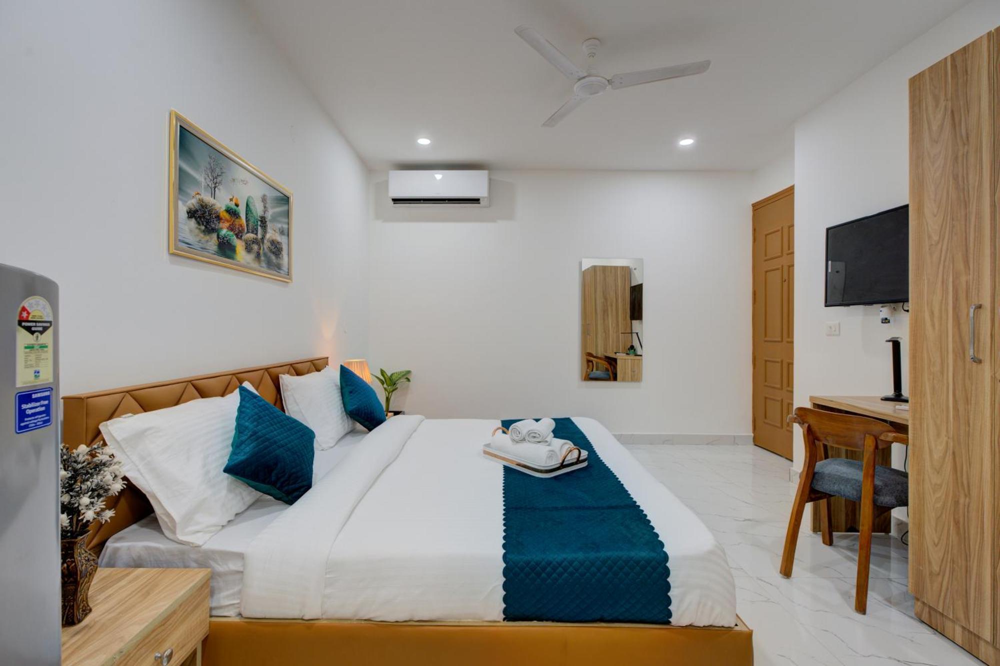 The Lodgers Studio Apartment Infront Of Artemis Hospital Gurugram Gurgaon Exterior foto